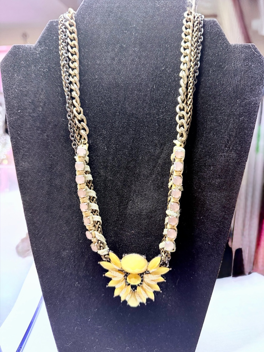 LOFT chunky Floral statement Necklace gold tone yellow bib y2k style